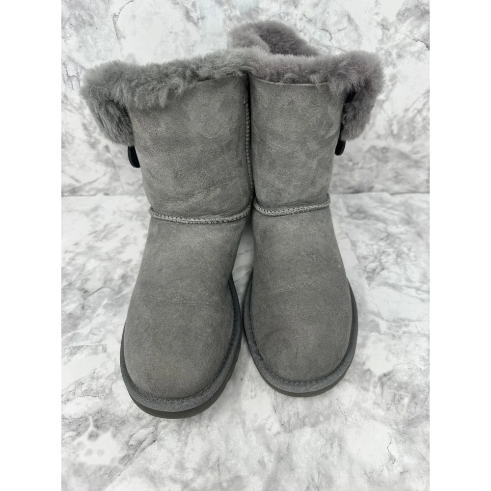 UGG Australia Bailey Button Grey Suede Shearling Boots 5803 Womens 6
